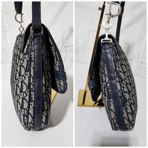 Authentic CHRISTIAN DIOR Monogram Flap Messenger Navy Blue - Picture 12 of 16